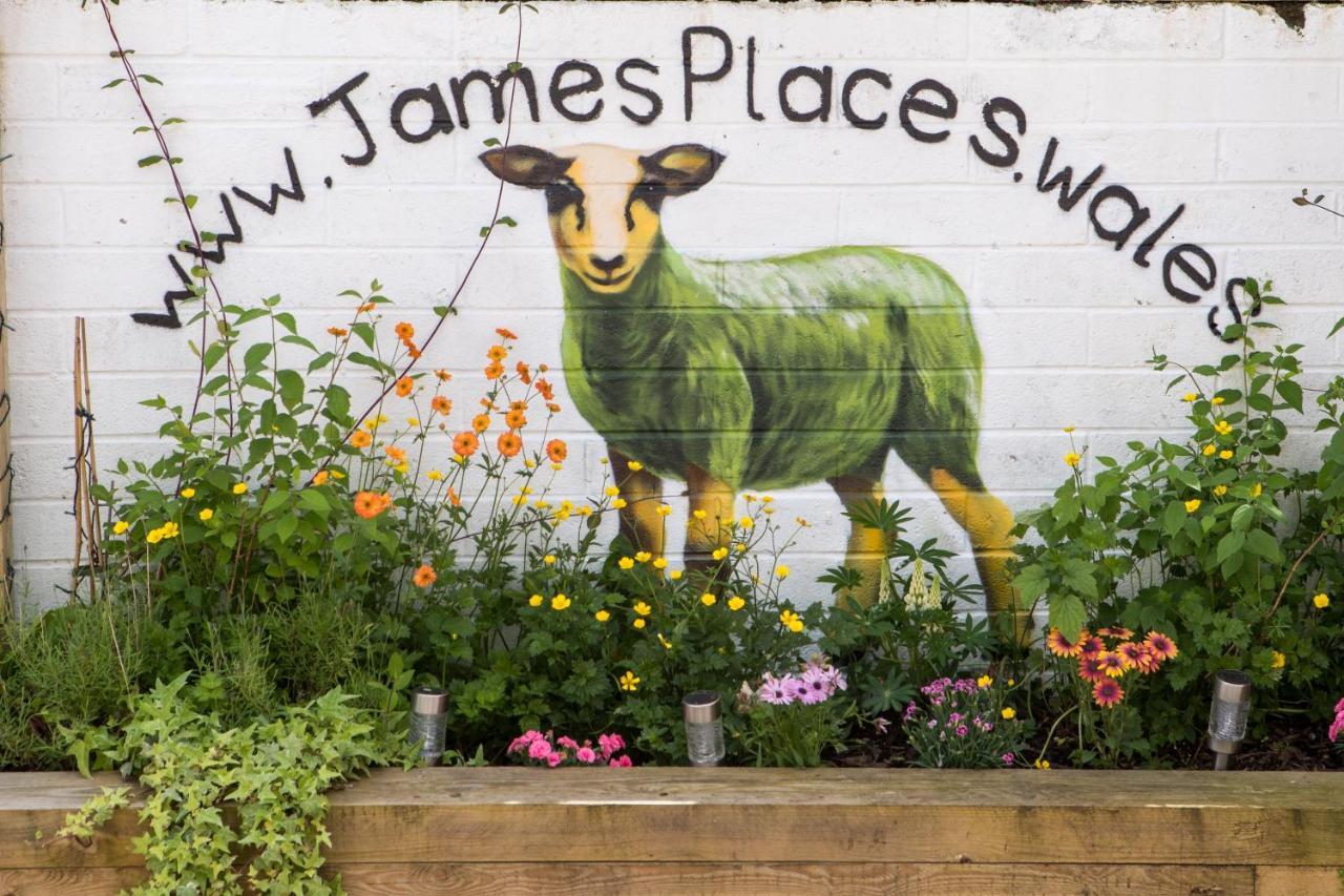 James' Place @ Pontmorlais Merthyr Tydfil Exterior photo